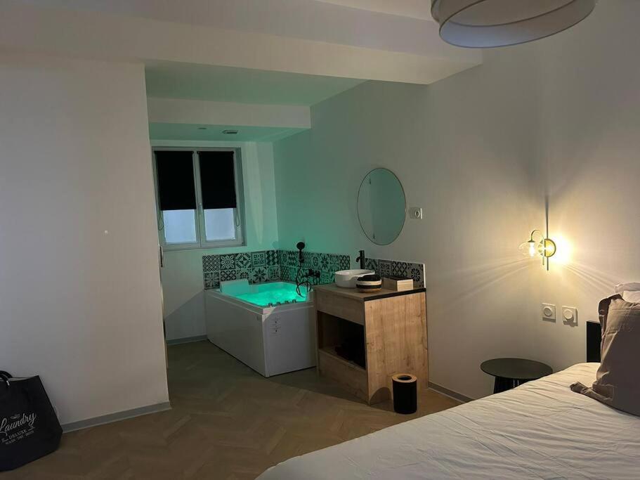 Appartement Spa 2 Pers-Couteliers-Centre Ville Moulins  Buitenkant foto