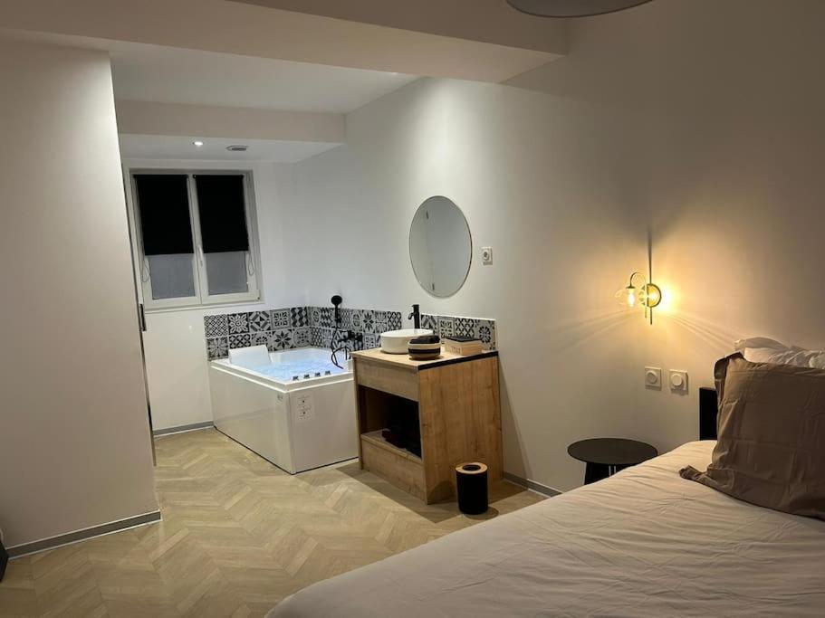Appartement Spa 2 Pers-Couteliers-Centre Ville Moulins  Buitenkant foto